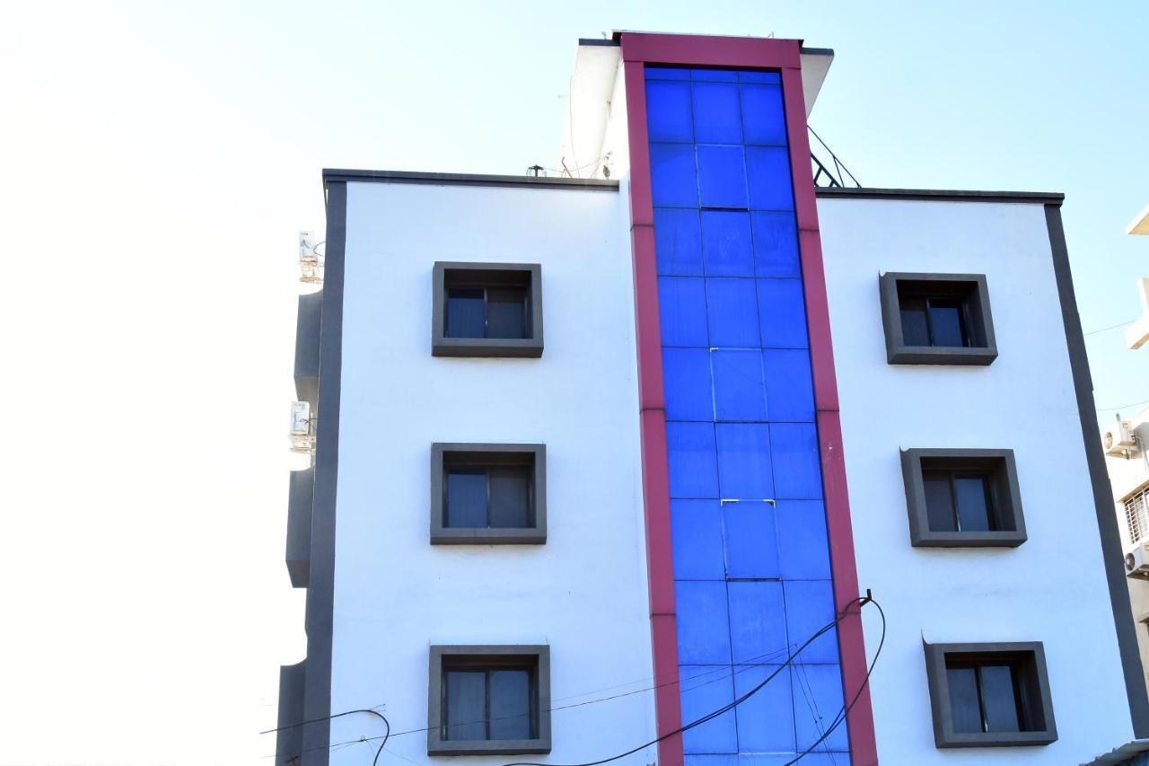 Hotel Temple Sai Shirdi Exteriör bild