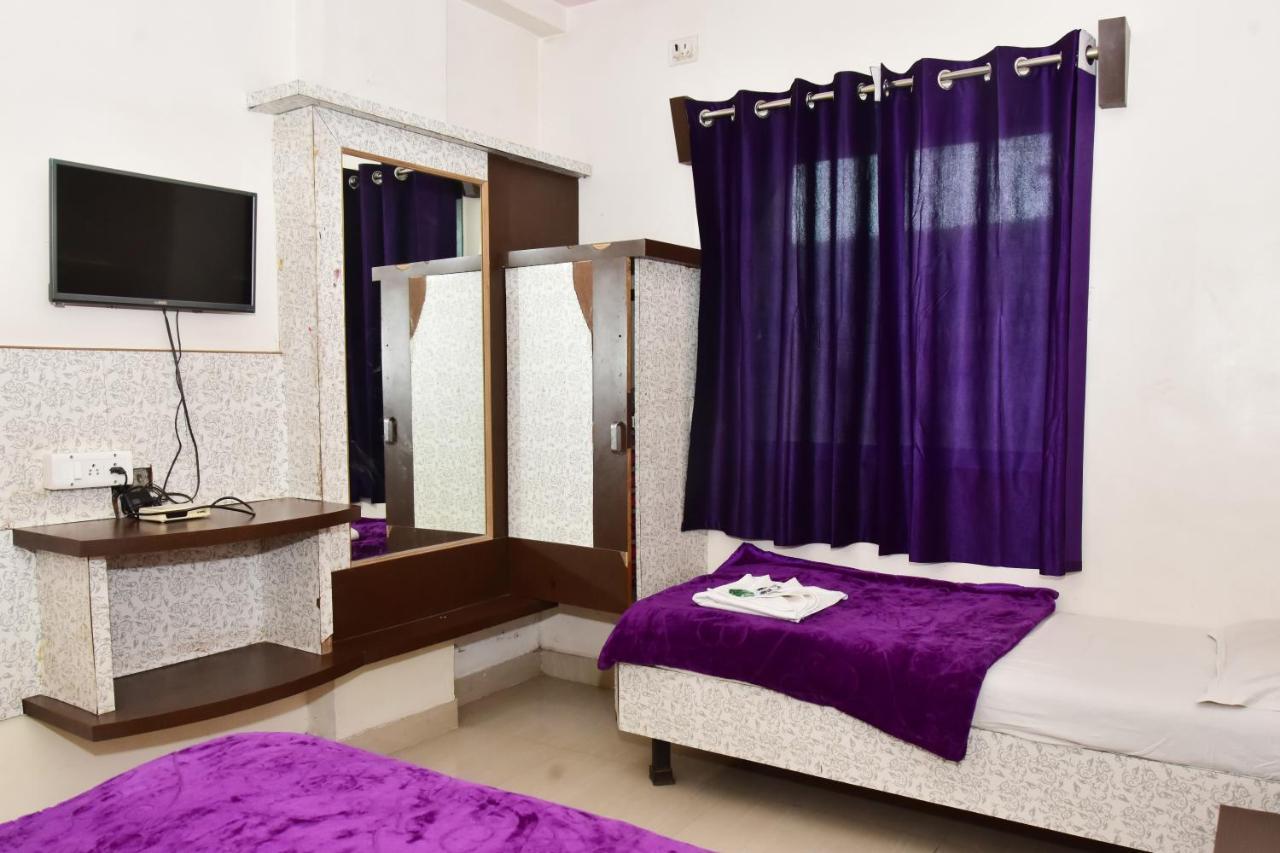 Hotel Temple Sai Shirdi Exteriör bild