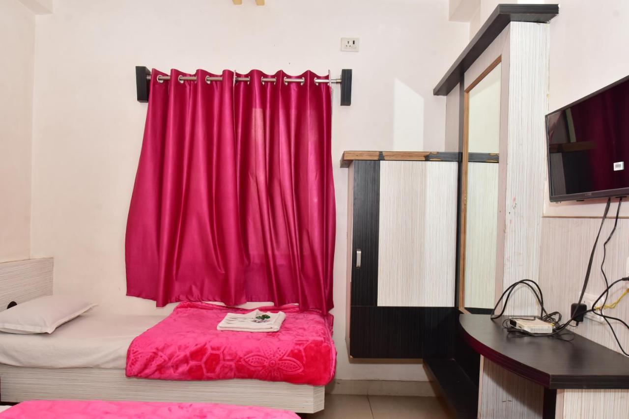 Hotel Temple Sai Shirdi Exteriör bild